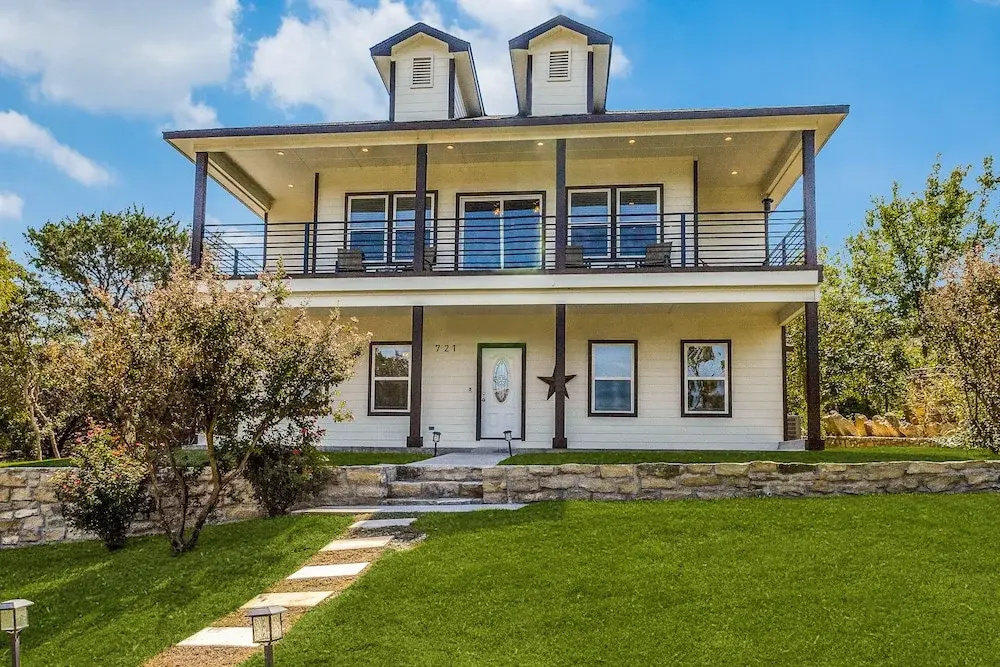 Luxury Granbury Home w/ Game Room: Steps to Lake!