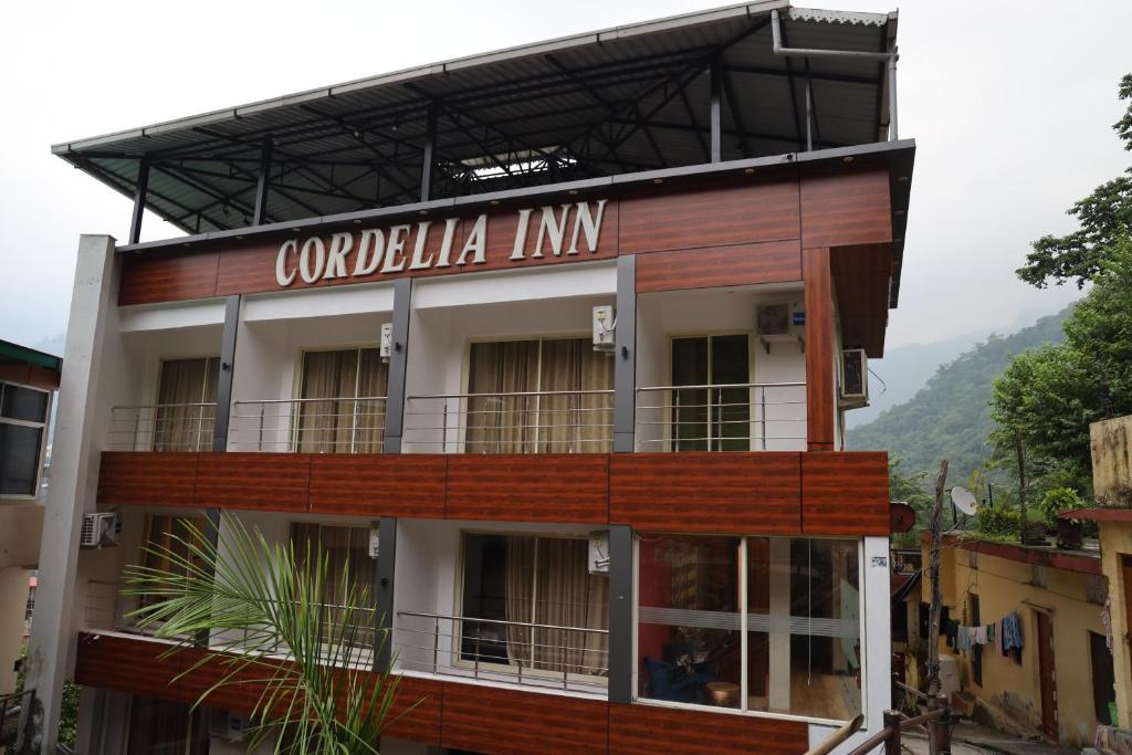 Aroha By Rishikesh - Swimming Pool & Spa