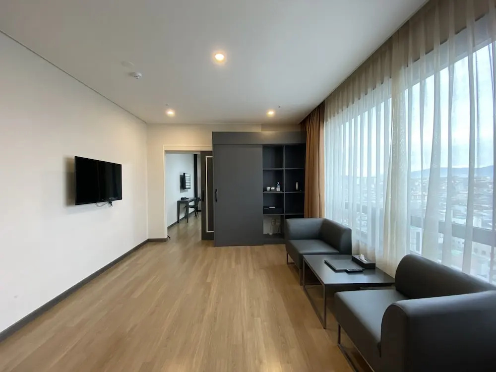 Grand room