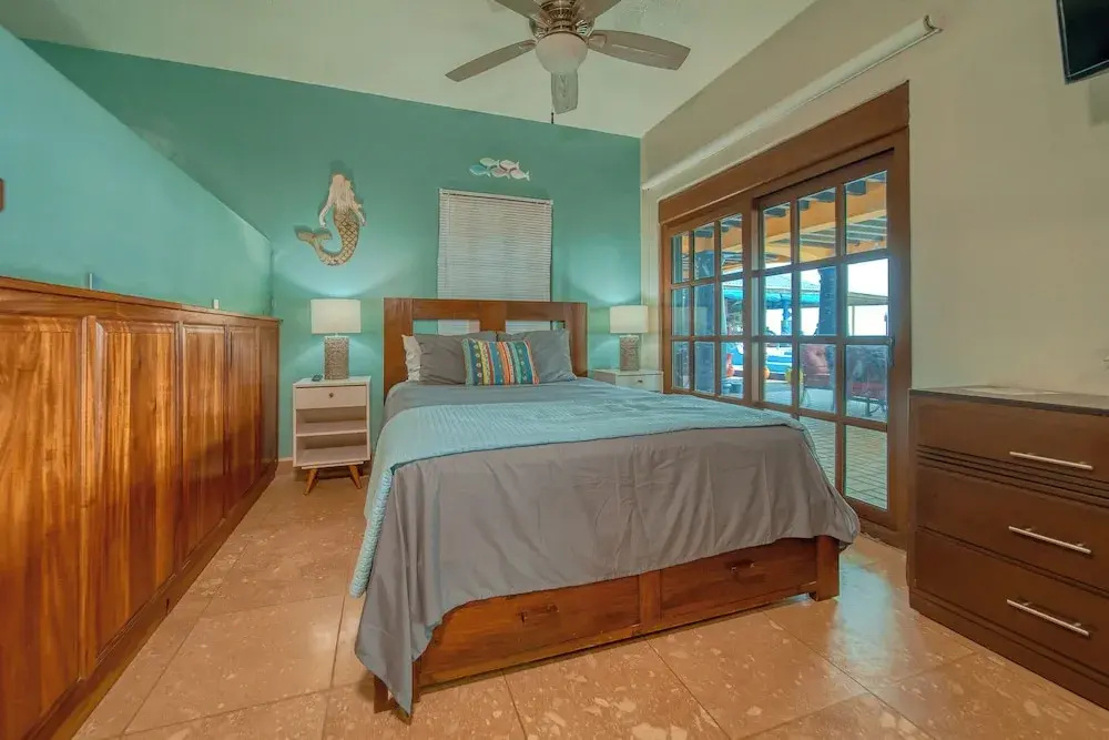 Double Suite with pool view (full double bed)