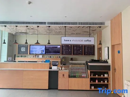 Food & Beverage