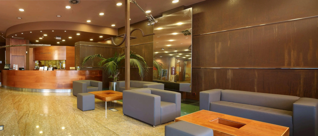 Lobby & Reception
