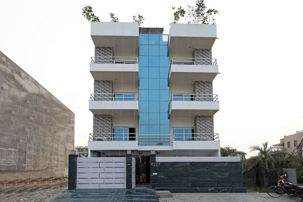 Hotel Golden Leaf By OYO Rooms