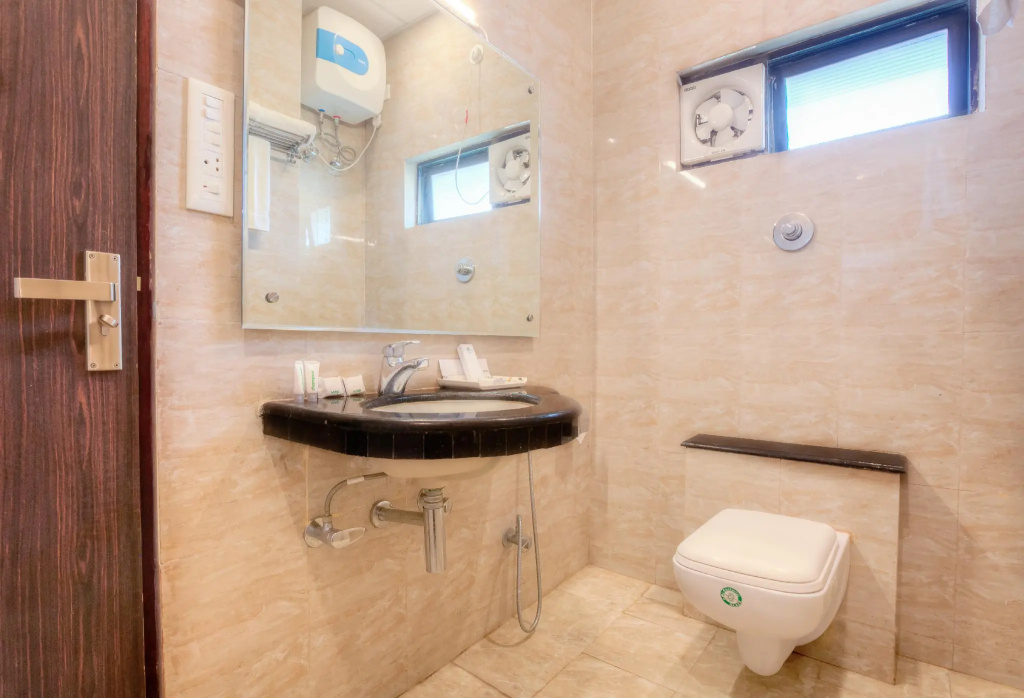 Standard Double room (full double bed)