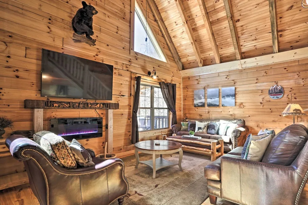 1 Mi to Dtwn Gatlinburg: Cabin w/ Game Room