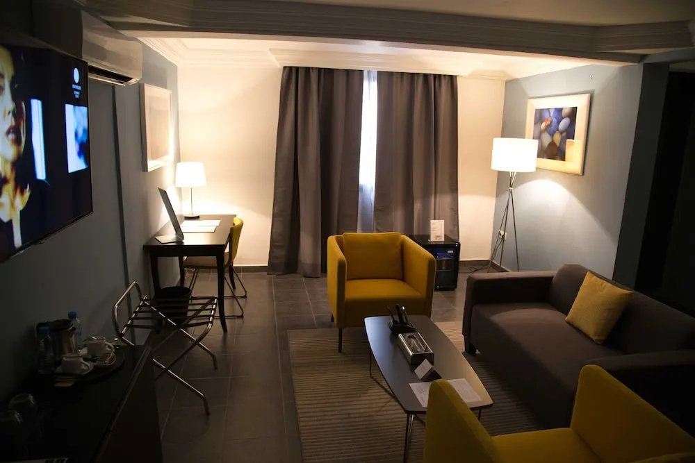 Hotel Semiramis City center - Chambres