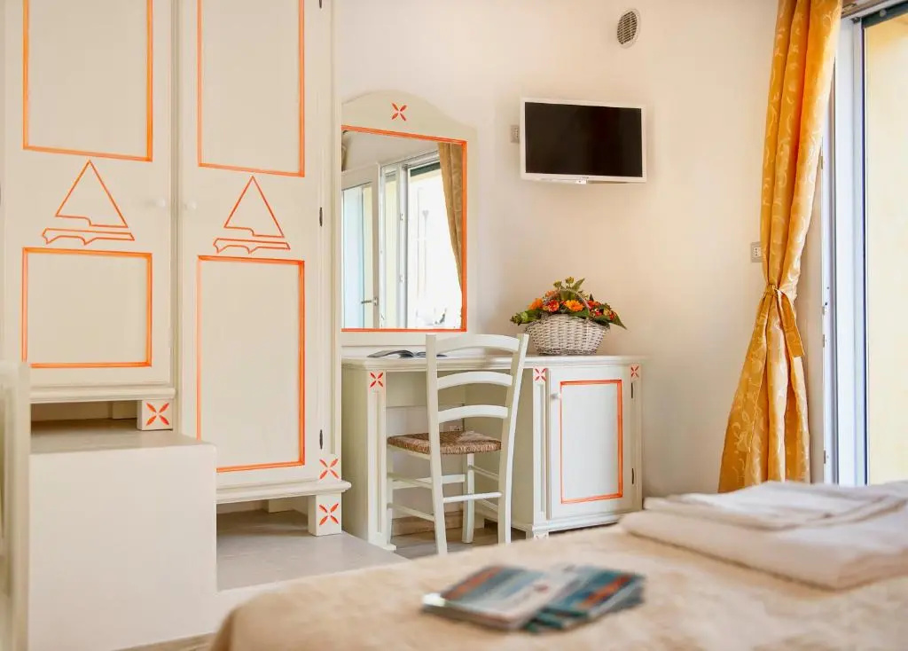 Standard Double room with balcony and with sea view (full double bed)
