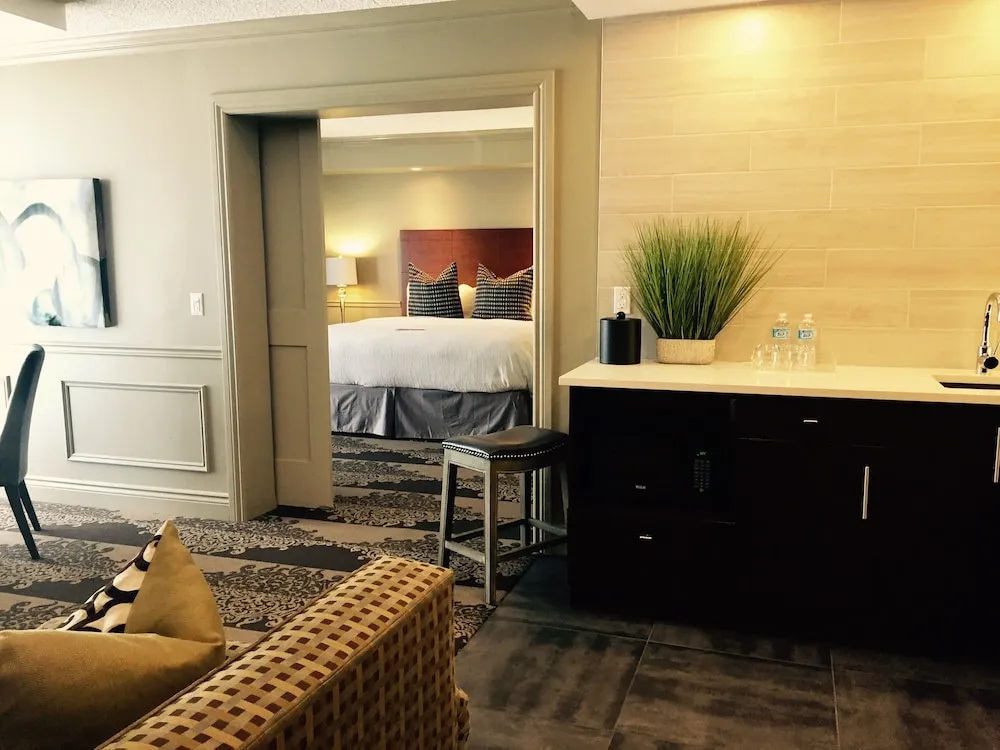 Ramada by Wyndham Cornwall - фото 3