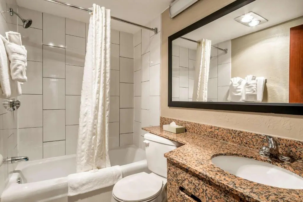 AmericInn by Wyndham Grand Rapids Airport North - Chambres