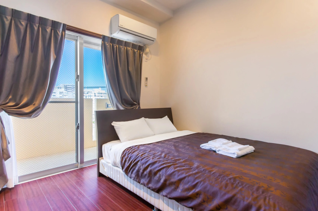 Standard Double room with balcony (full double bed)