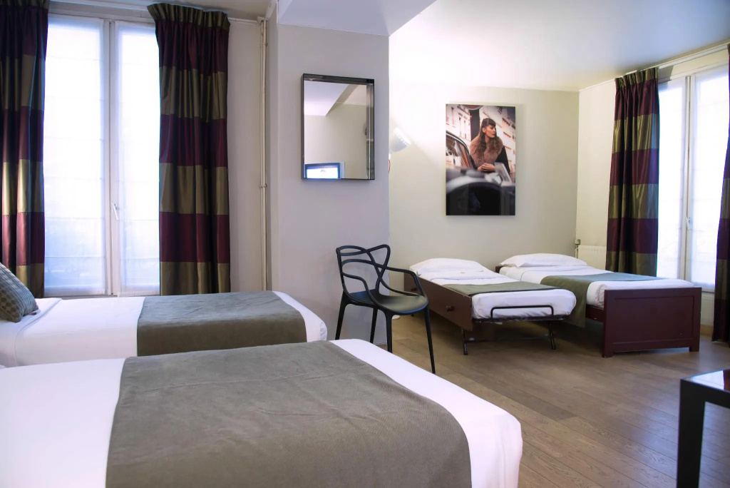Quadruple room