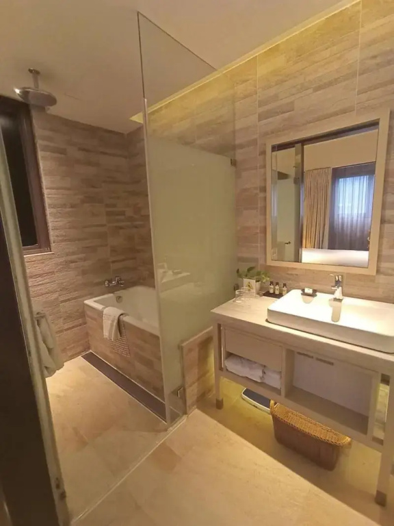 Standard Double room with city view (full double bed)