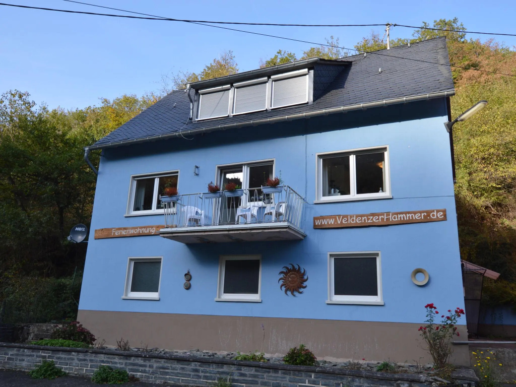 Comfy Holiday Home in Veldenz with Parking
