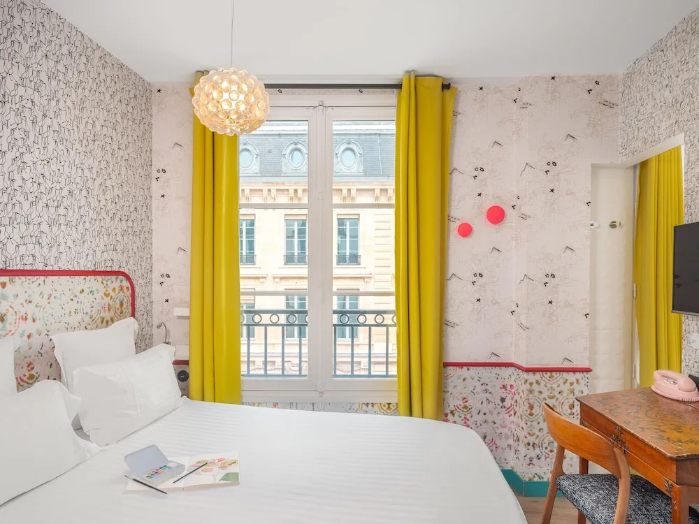 Hôtel Crayon Rouge 65