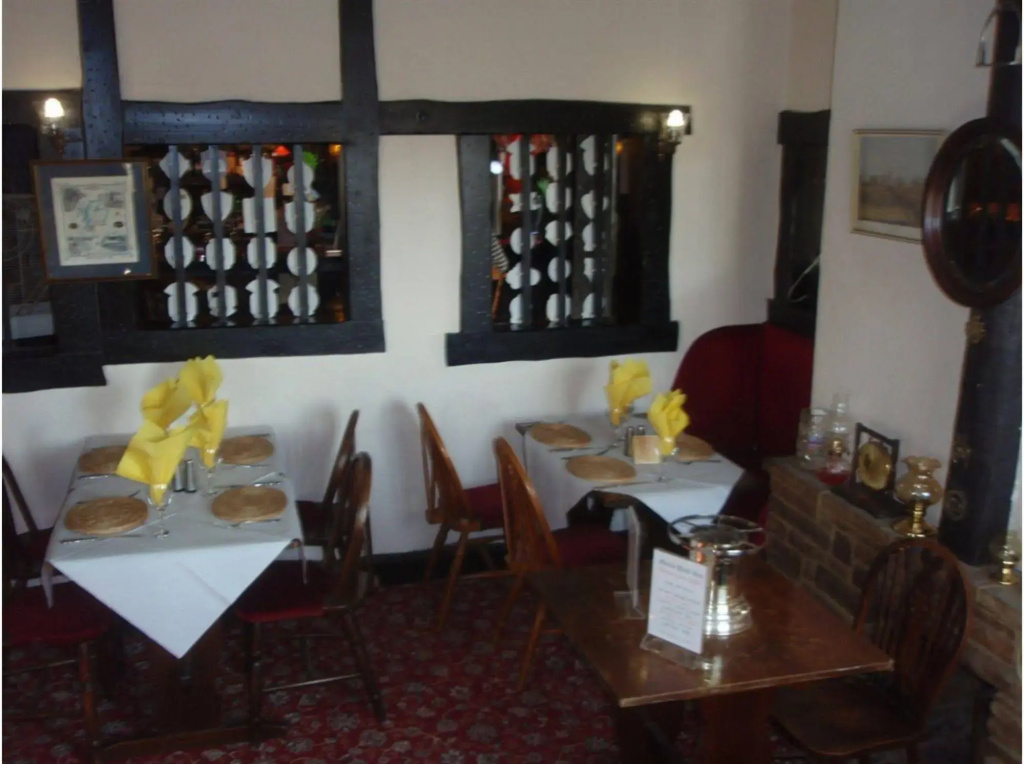 The Mucky Duck Inn - фото 5