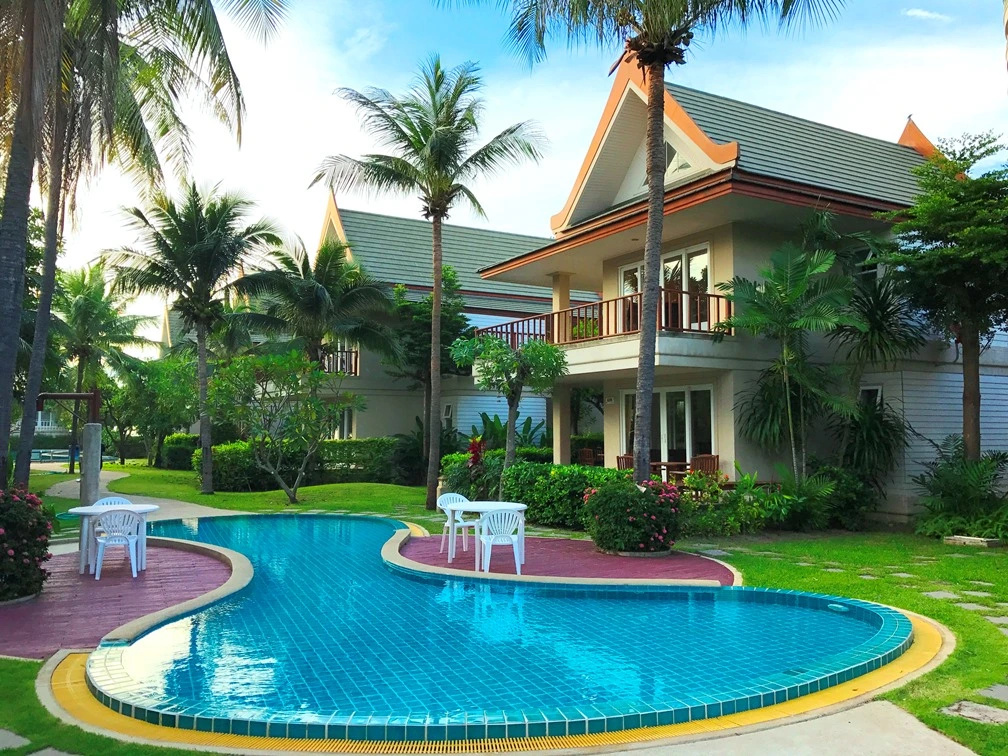 4 Bedrooms Villa with pool view