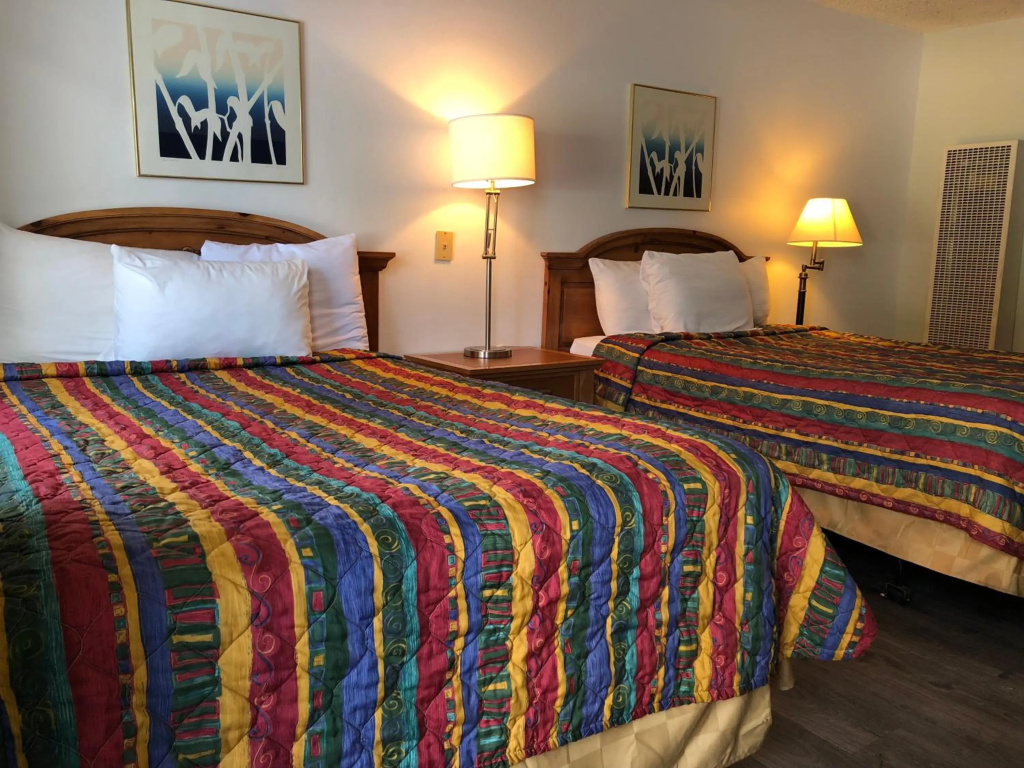 Cedar Inn & Suites — 5