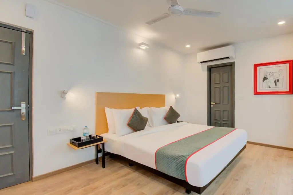 Deluxe Double room (full double bed)