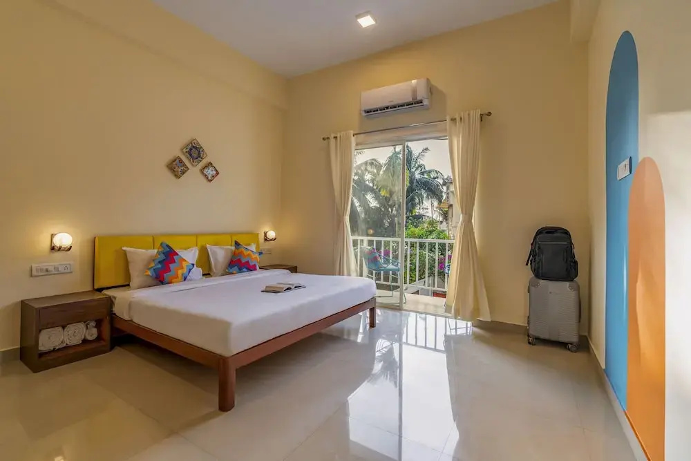 Deluxe Double room with balcony (full double bed)