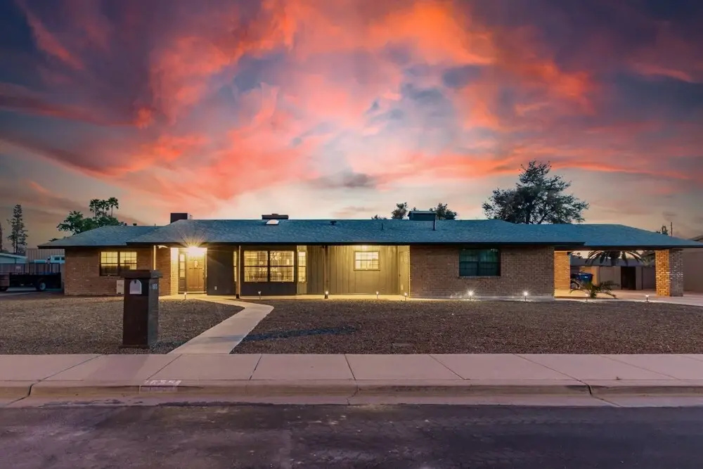 Glencove Mesa 4 Bedroom Home by RedAwning