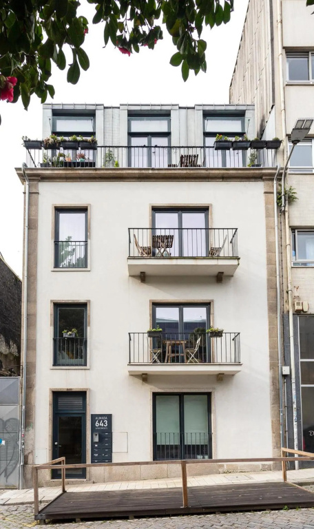 Almada Downtown Apartment by DA'HOME