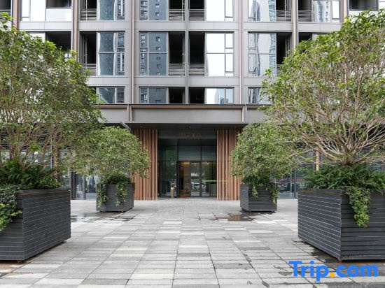 Yunding Executive Apartment (Haiya Colorful City Lingzhi Metro Station Store)