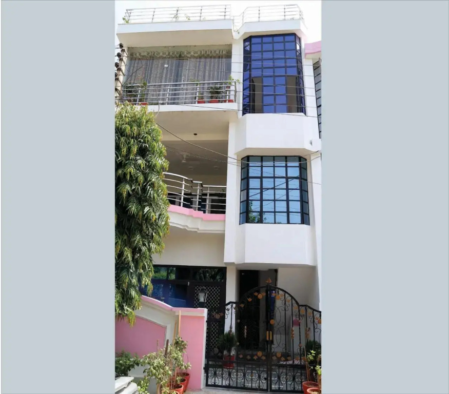 Tuk Tuk Homestay
