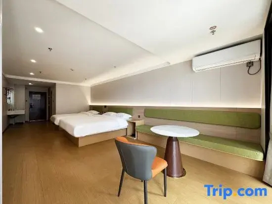 Standard Double Family room (full double bed)
