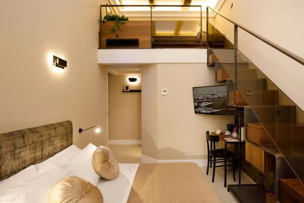 Economy room