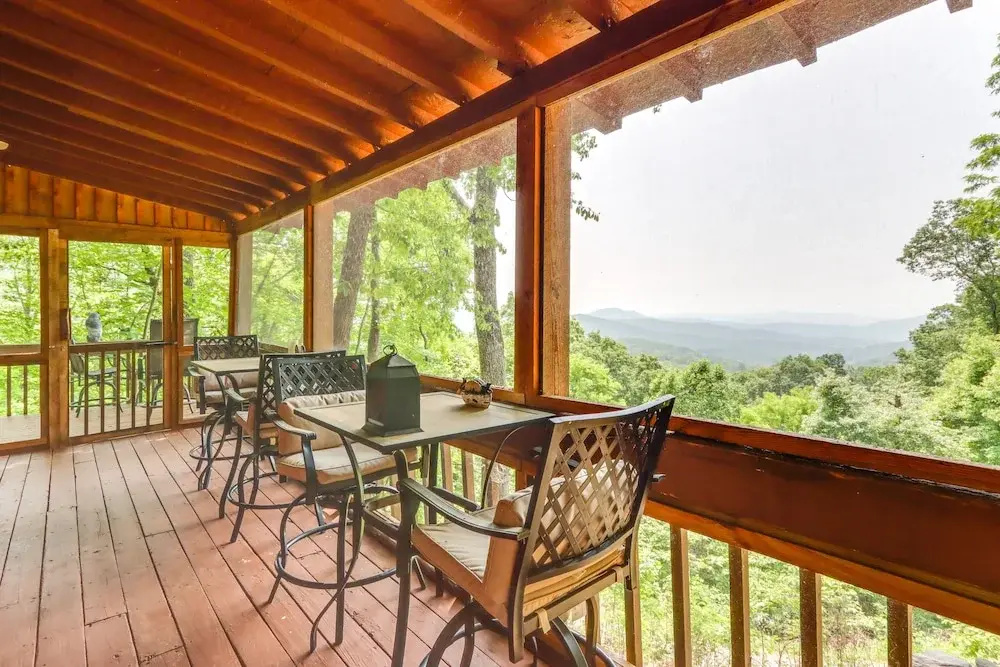 Cozy Murphy Cabin w/ Decks & Mountain Views!
