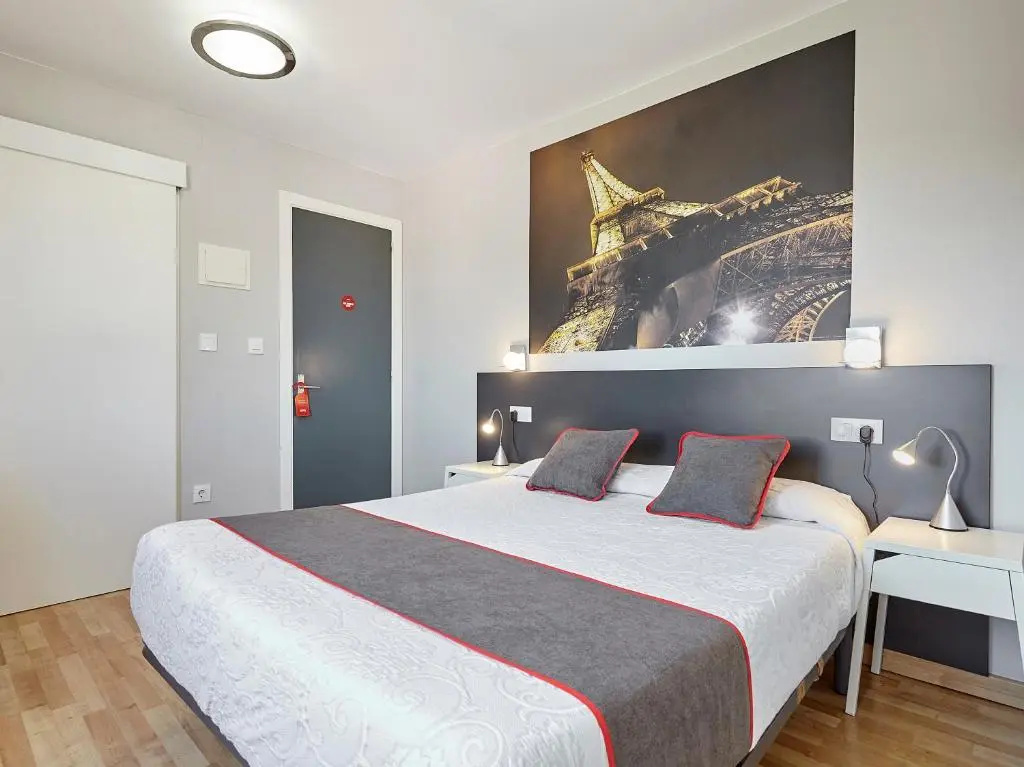 Standard Double room (full double bed)