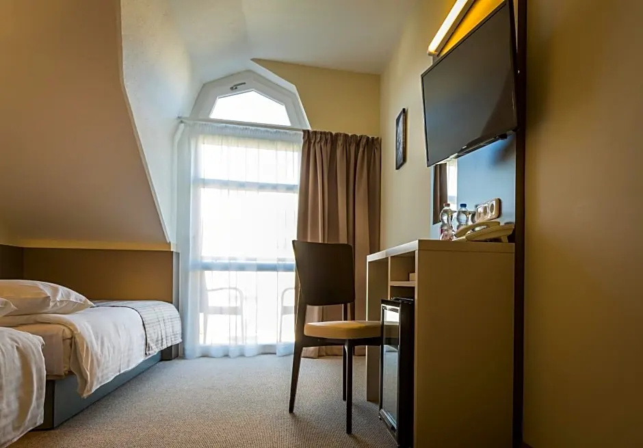 Standard Double room (twin beds)
