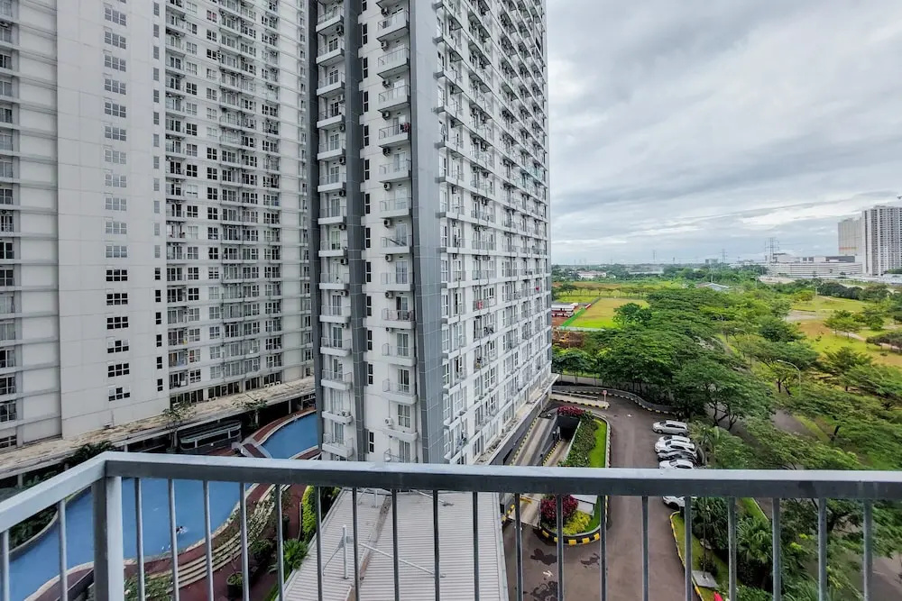 Modern Look And Comfy 2Br At Casa De Parco Apartment