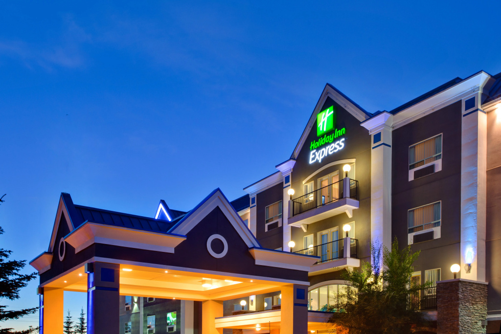 Holiday Inn Express Hotel & Suites Calgary S-Macleod Trail S by IHG