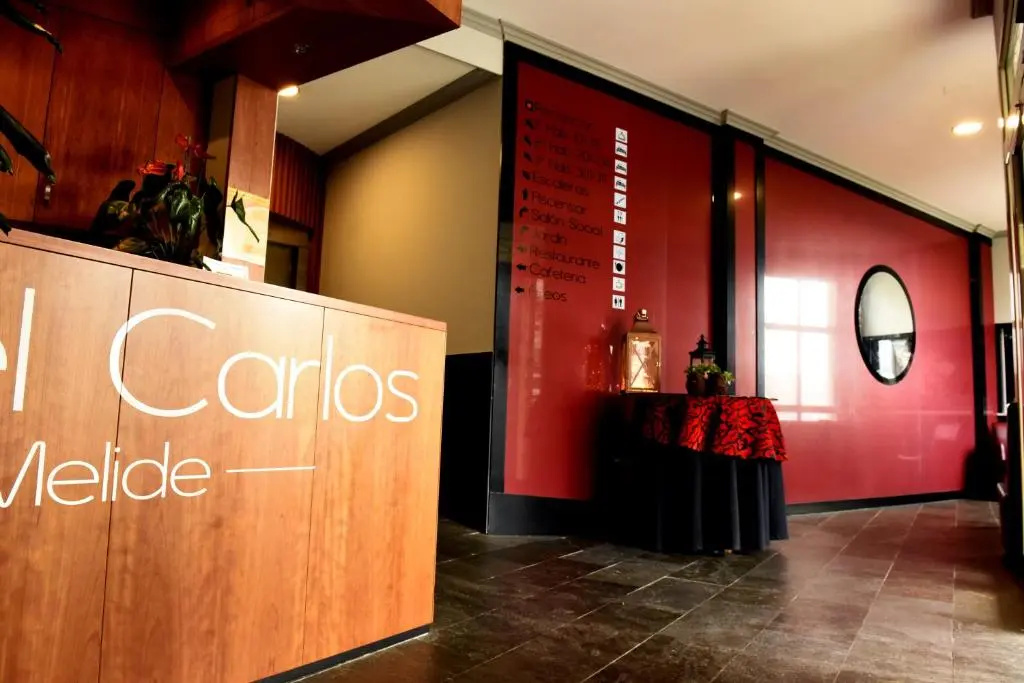 Lobby & Reception