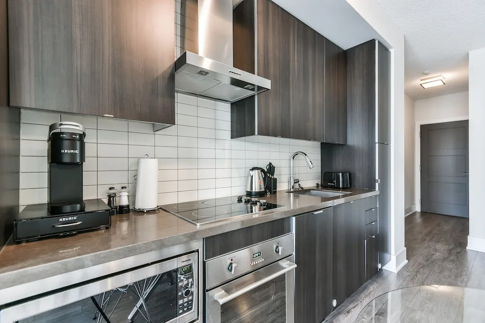 Front Street Luxury Condos - фото 24