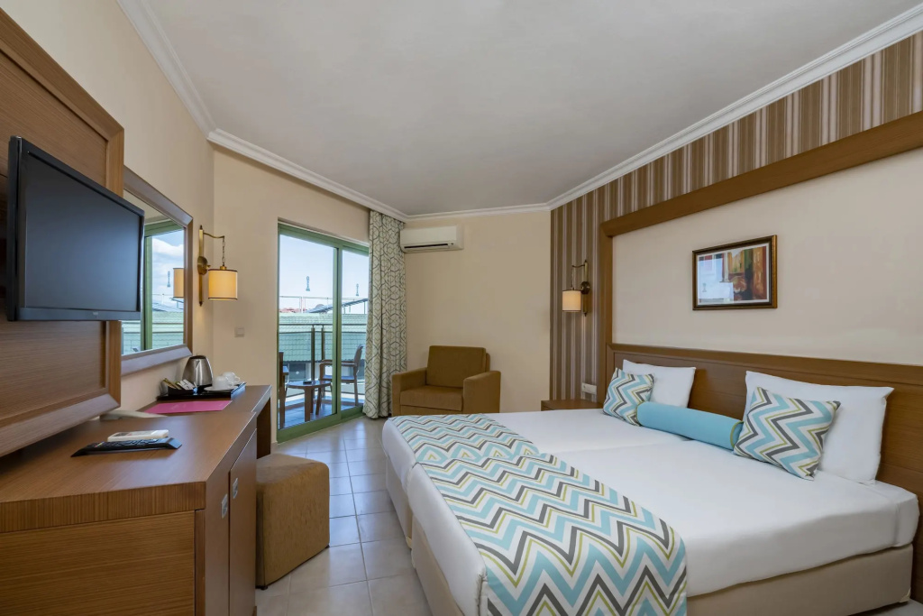 İz Flower Side Beach Hotel — фото 7