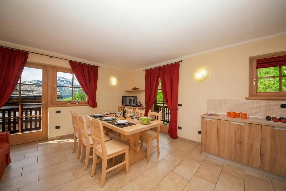 Family Apartment with balcony
