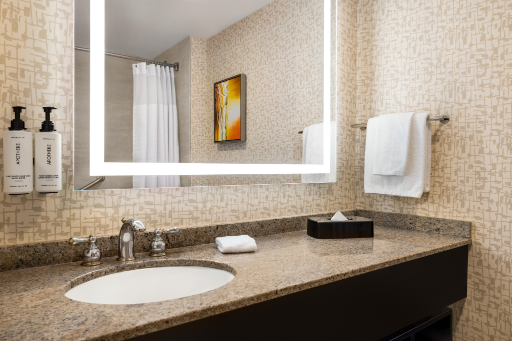 Crowne Plaza Edison by IHG - Général
