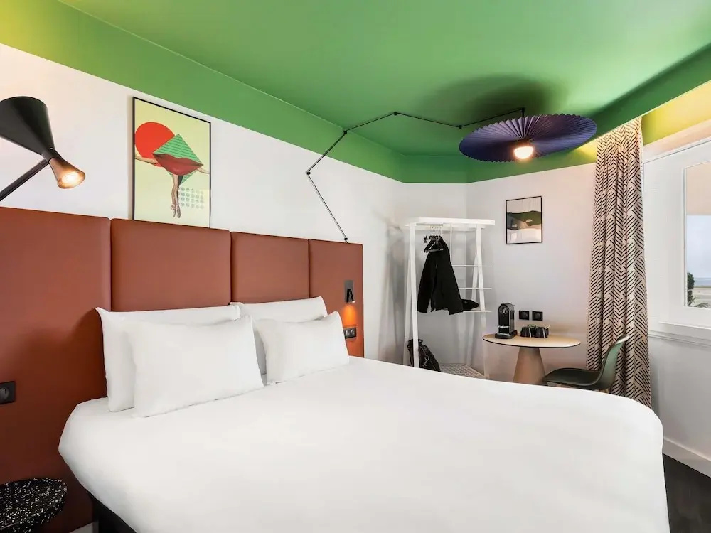 Comfort room