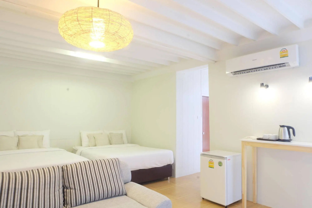 Plern Room And Backyard — 2