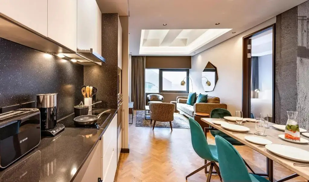 2 Bedrooms Apartment