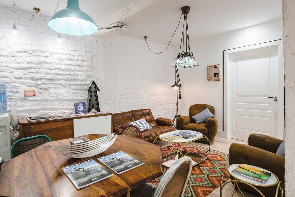 Pension Boutique Caravan Cinema by null