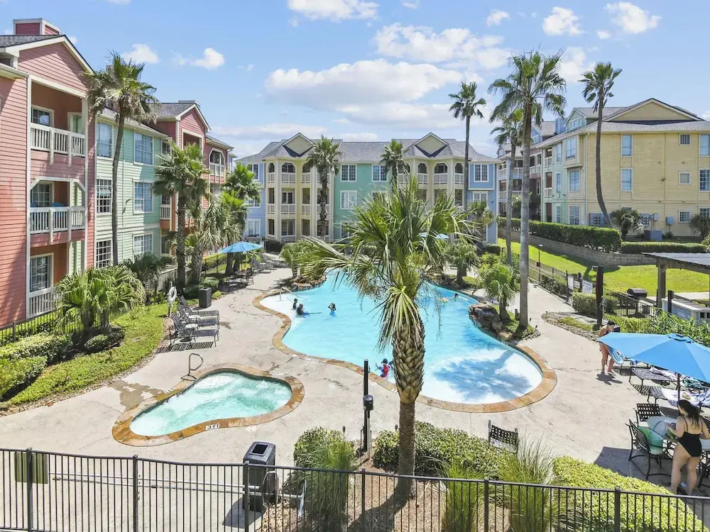 Beach Daze by Ryson Vacation Rentals