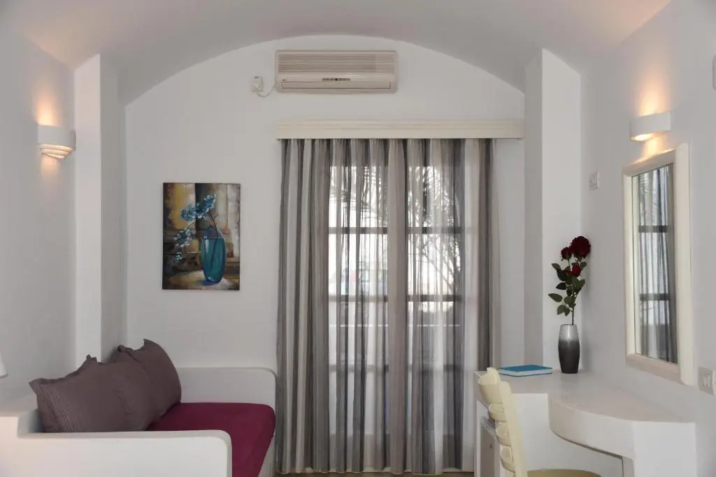 Standard Double room with balcony (full double bed)