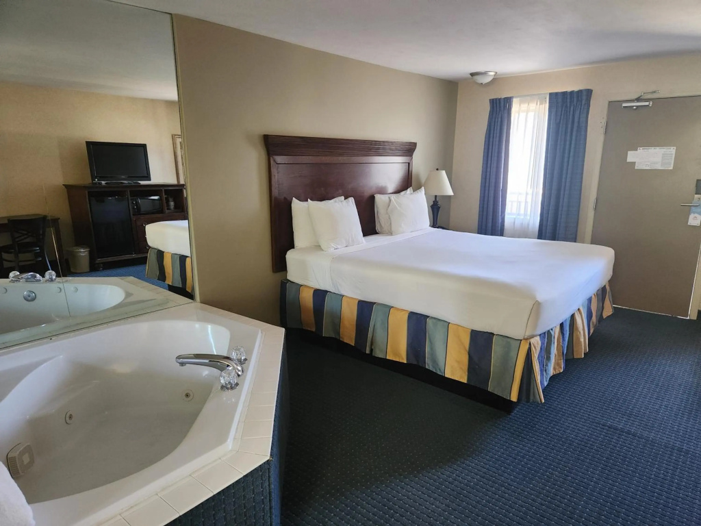 Suburban Studios Branson On The Strip — 3