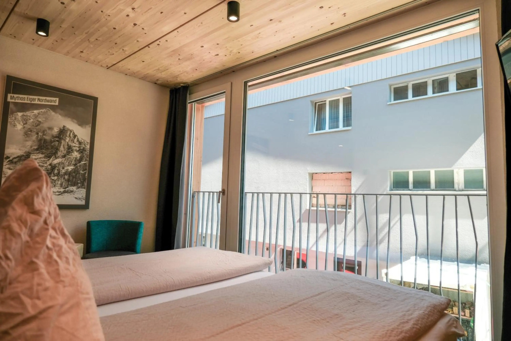 Eiger Lodge Chic — 5