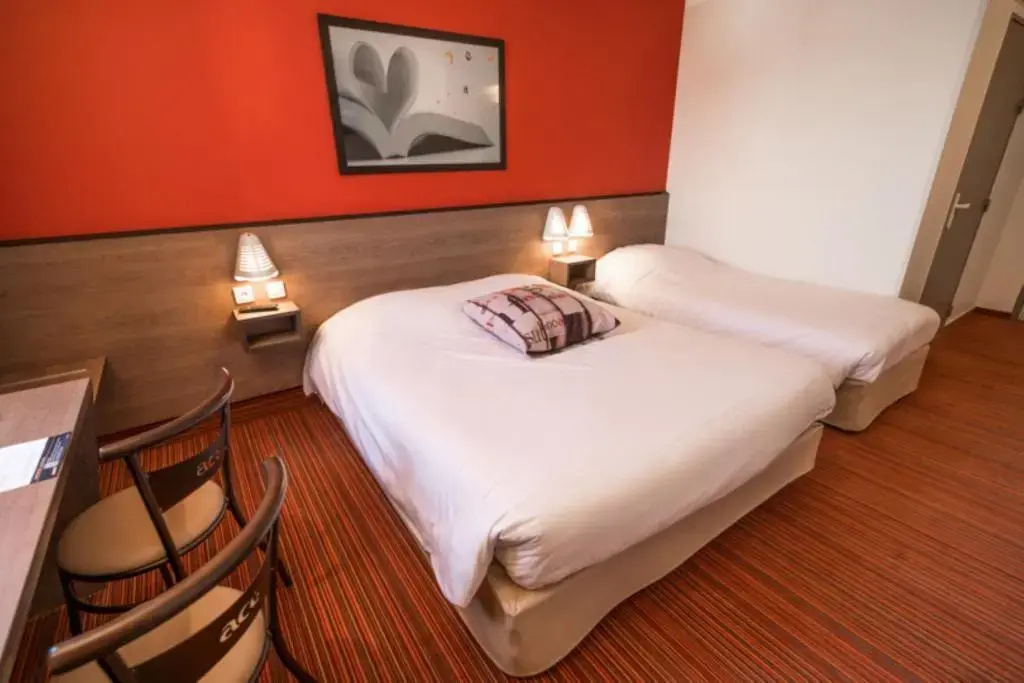 Standard Triple room