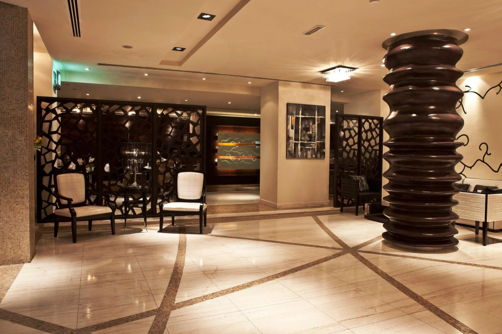 Lobby & Reception