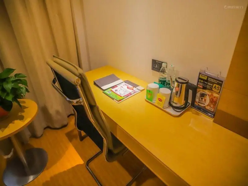 Food & Beverage